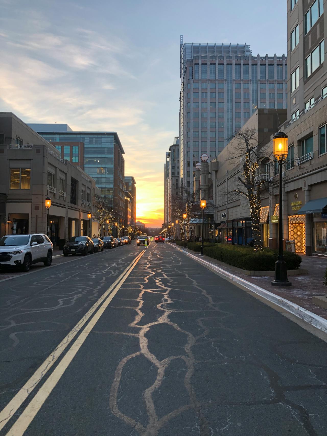 Comparing Moving to Herndon vs. Reston: Which Community is Right for You?