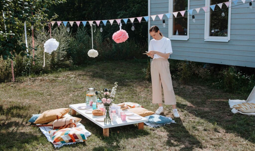 Setting Up Your New Backyard for a Summer Party Right After You Move, Pro100movers