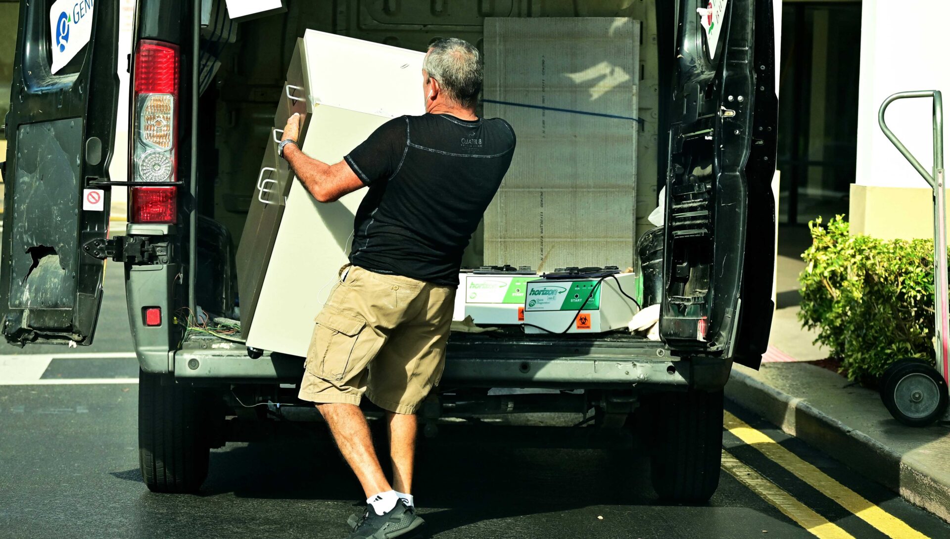 Staying Hydrated During Your Move: Essential Summer Safety Tips for Movers &#038; Clients, Pro100movers