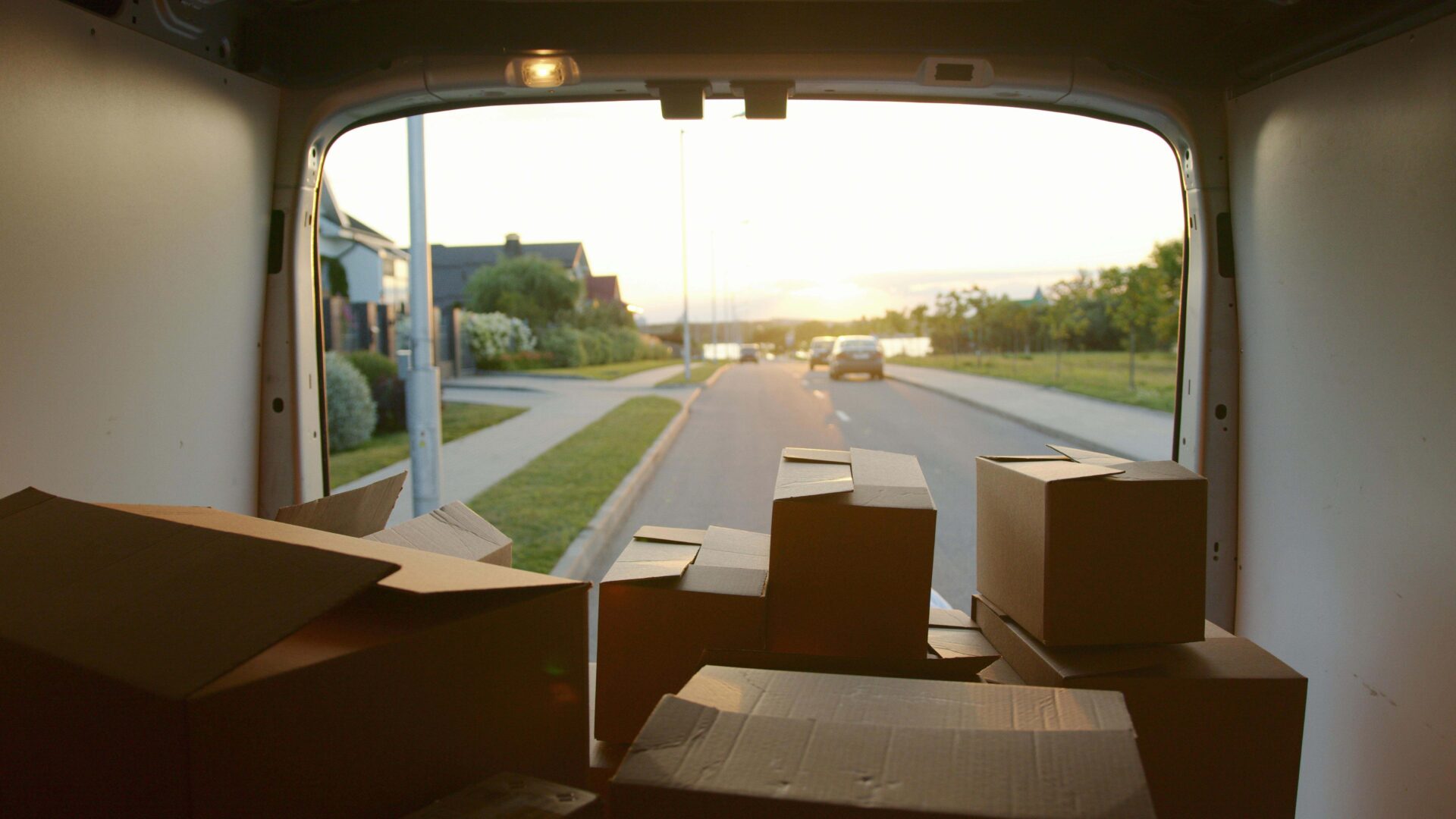 Staying Hydrated During Your Move: Essential Summer Safety Tips for Movers &#038; Clients, Pro100movers