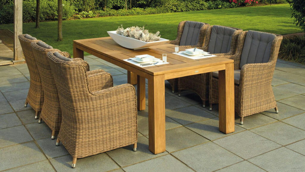 Tips for Moving by the Pool or Outdoor Patios, Pro100movers