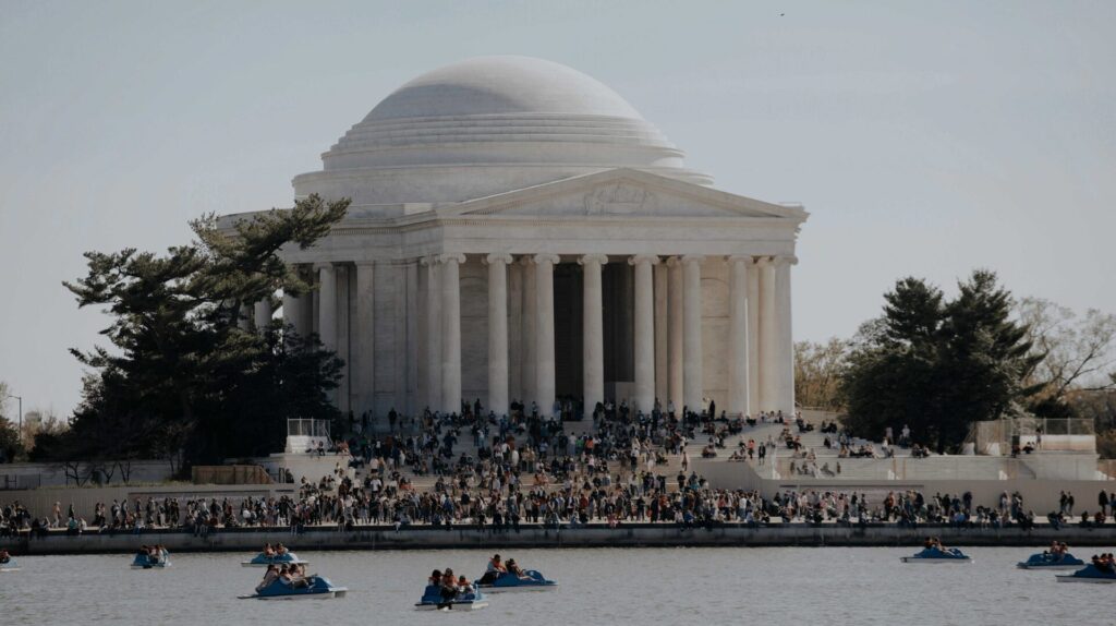 How to Avoid D.C. Tourists During Your Summer Move | Tips for a Smooth Relocation, Pro100movers